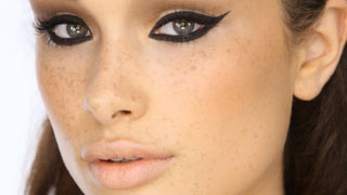 Dramatic Black 'Cat-Eye' Liner